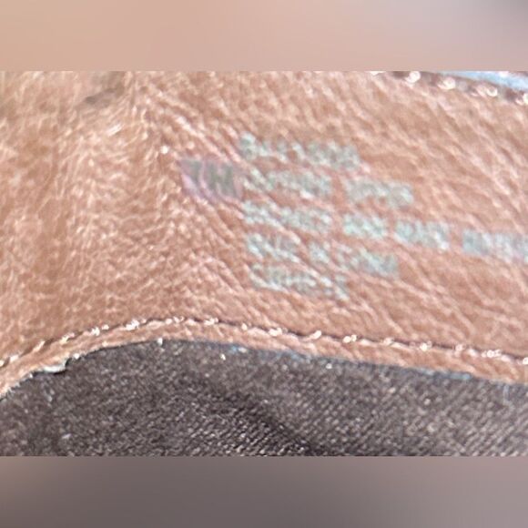 Isola Daylin Bootie sz 7 EUC - Picture 7 of 12